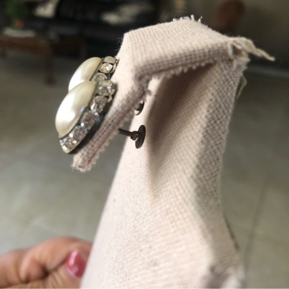 Vintage Screwback Earrings - Picture 3 of 4